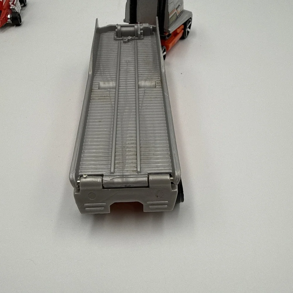 Hot Wheels WHEAT CO. HAULER Truck & Trailer Silver w/ Orange 2002 Mattel + 2Cars